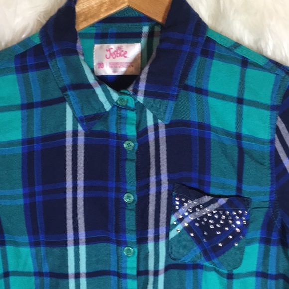 Justice - Picture 2 of 6